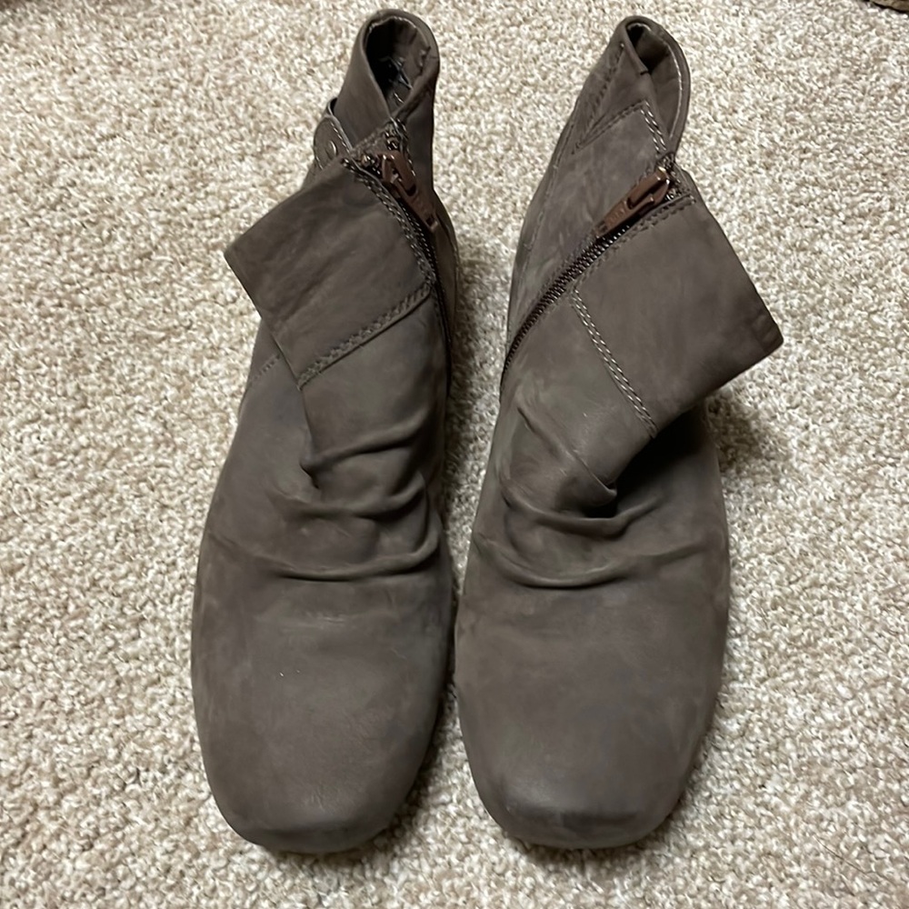 Womens short boot